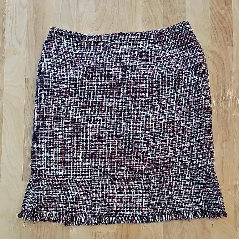 Worthington Black and White Pencil Skirt Knee-Length